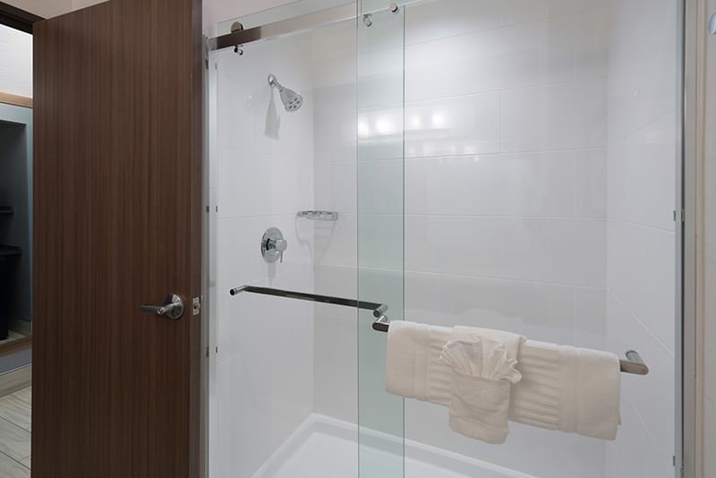 Suite with shower